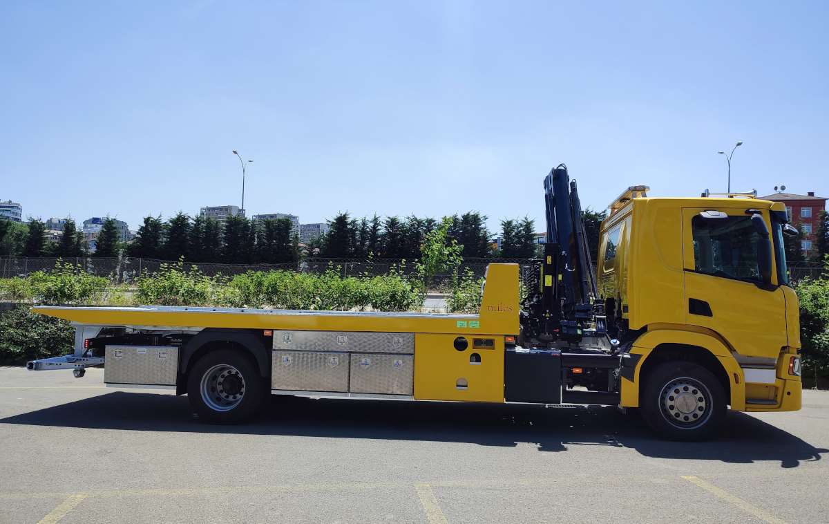 crane-equipped-lift-away-truck.jpg